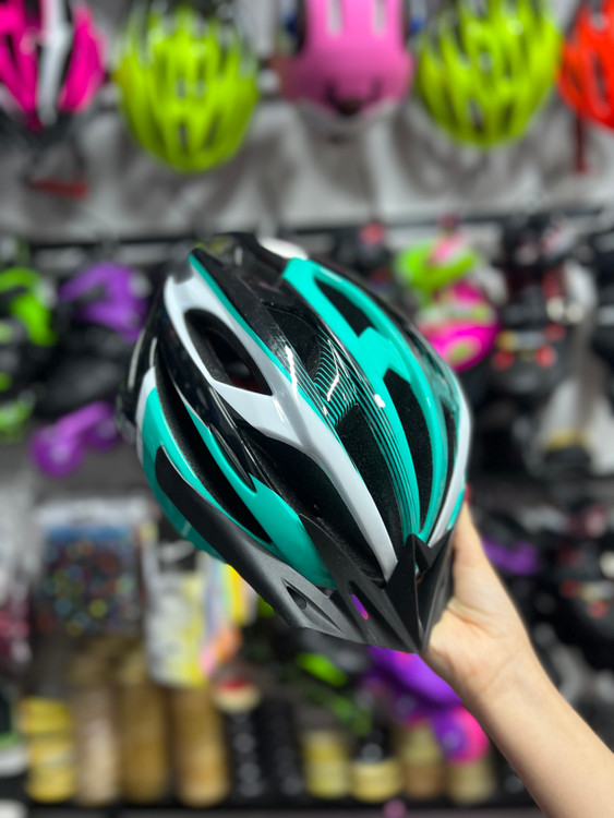 کلاه ایمنی اسکیت مناسب نوجوان و بزرگسال