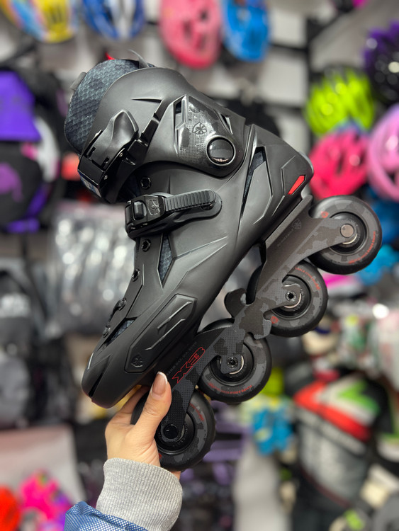 تصویر اصلی اسکیت بزرگسال Flying Eagle مدل X3 حرفهای